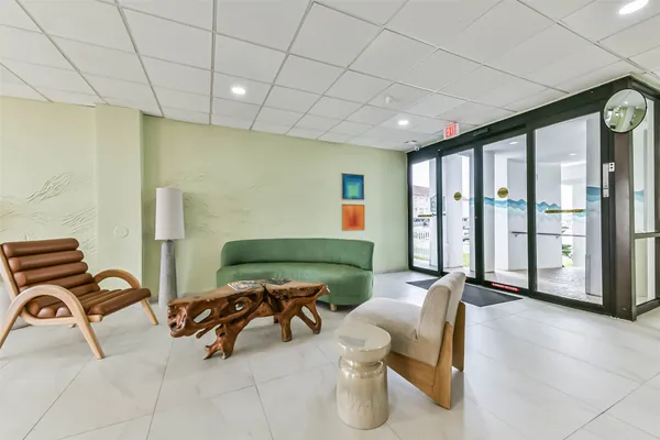 $249,000 | 7310 Seawall Boulevard, Unit 402, Galveston, TX 77551