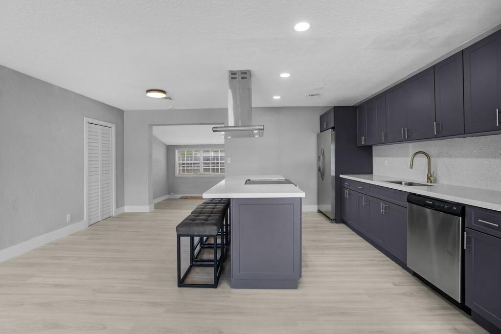 6721 Simms Street Hollywood, FL 33024 - Photo 4 of 25 6_1024px