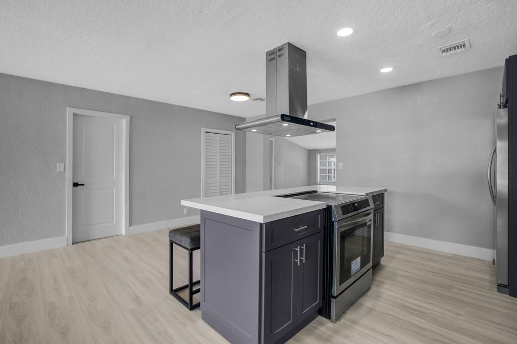 6721 Simms Street Hollywood, FL 33024 - Photo 5 of 25 7_1024px