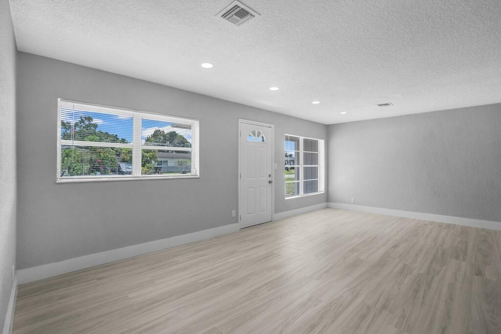 6721 Simms Street Hollywood, FL 33024 - Photo 9 of 25 31_1024px