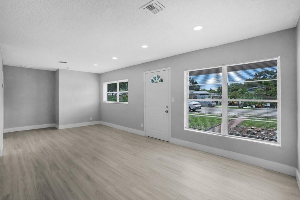 6721 Simms Street Hollywood, FL 33024 - Photo 10 of 25 32_1024px