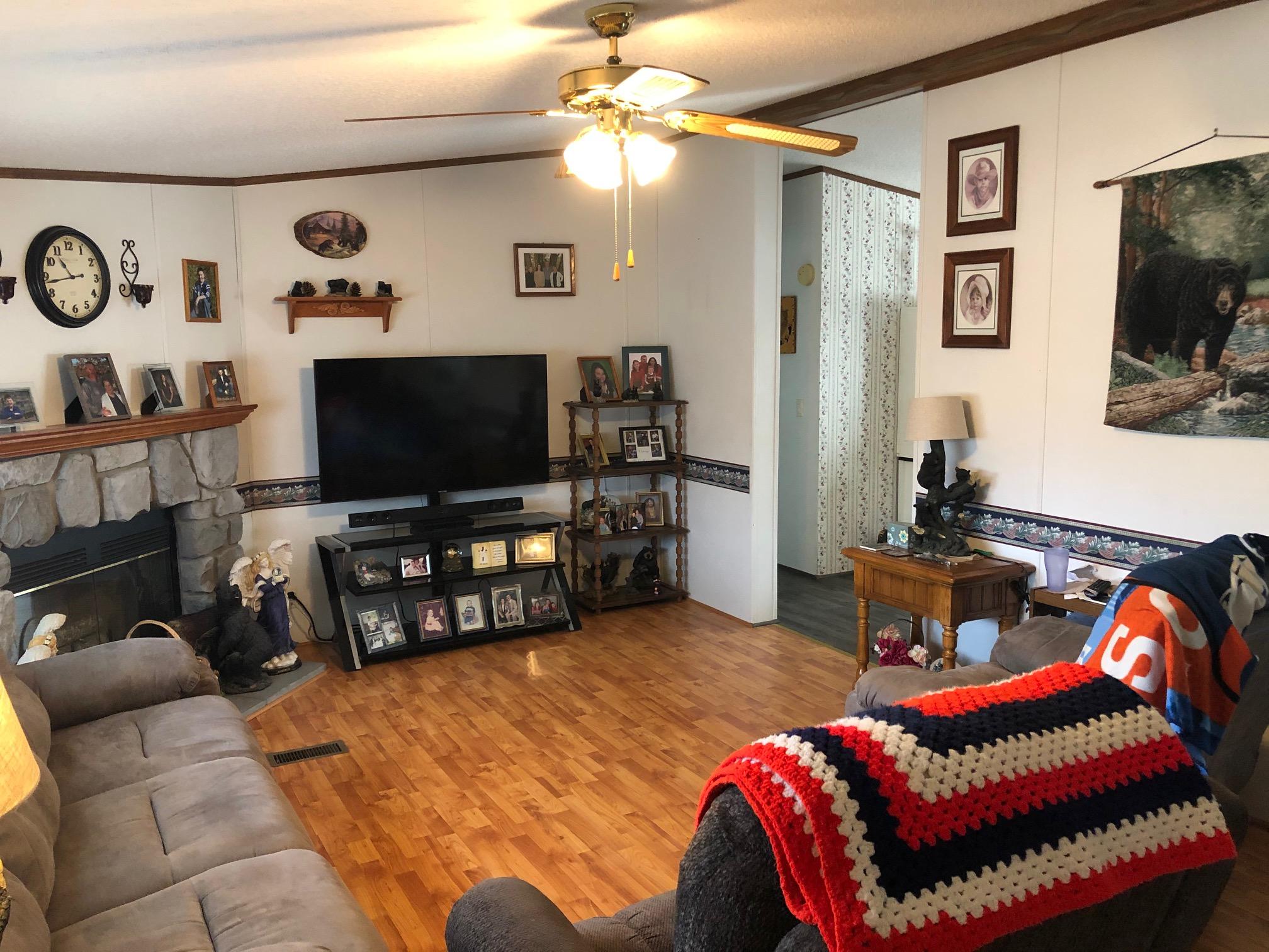 690 Vinton Avenue Erwin, TN 37650 - Photo 2 of 15 690 Vinton Pic1