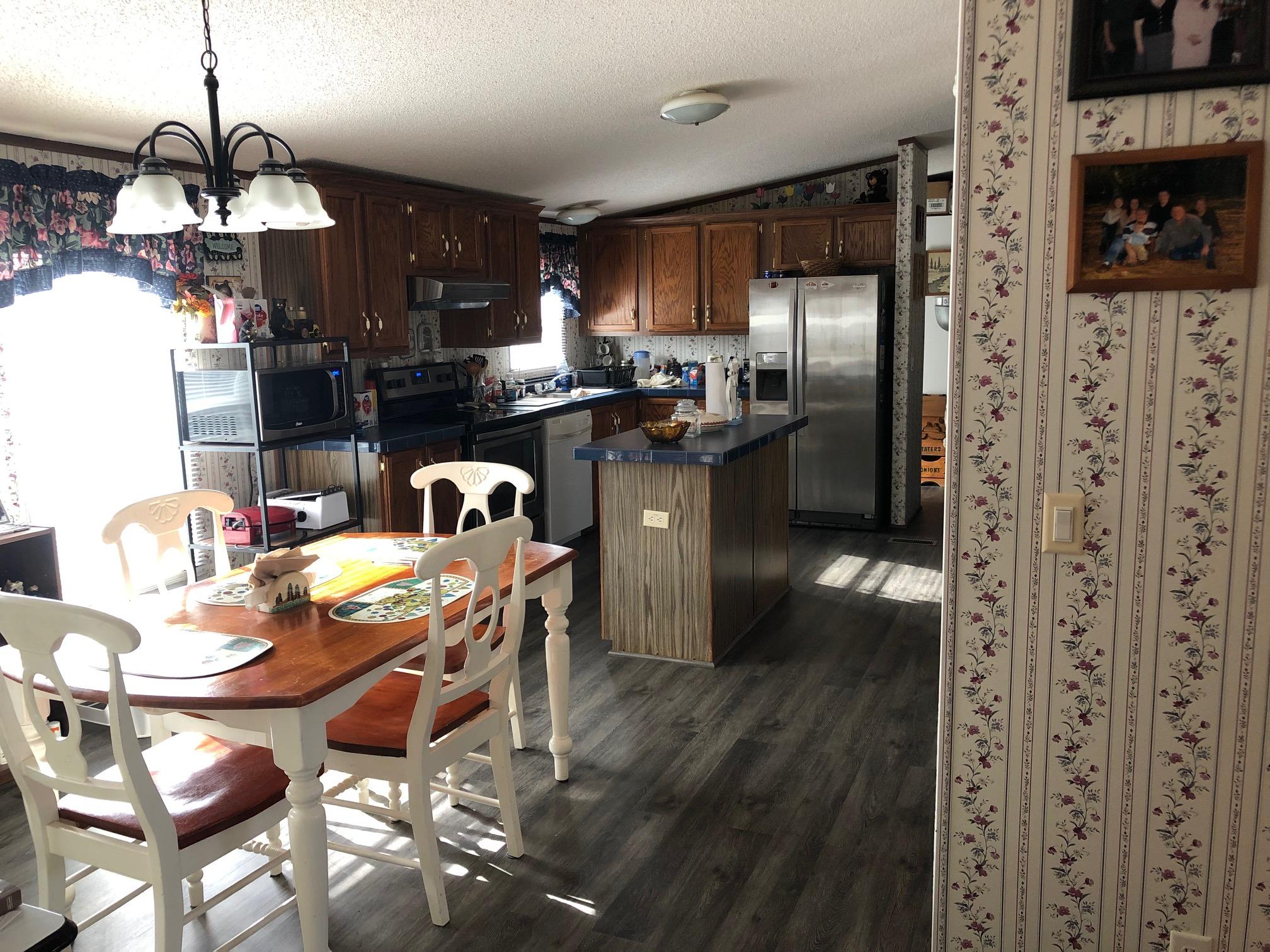 690 Vinton Avenue Erwin, TN 37650 - Photo 8 of 15 690 Vinton Pic7