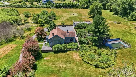 $1,350,000 | 126 Lucy Little Road, Dartmouth, MA 02747