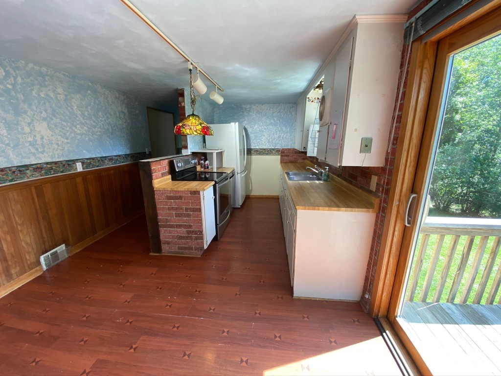 605 Echo Road Vestal, NY 13850 - Photo 10 of 28 Gallery Image 10