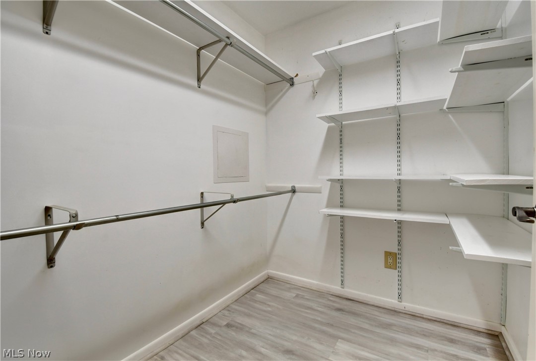 1157 Hilltop Road New Philadelphia, OH 44663 - Photo 17 of 40 Primary Walk-in Closet