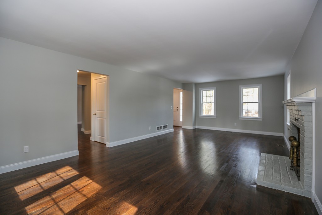 45 Mossman Road Sudbury, MA 01776 - Photo 9 of 24 Gallery Image 9