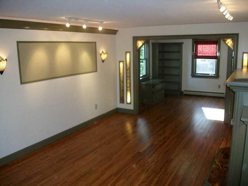 39 Fenton Way Bangor, ME 04401 - Photo 8 of 27 Living Room.