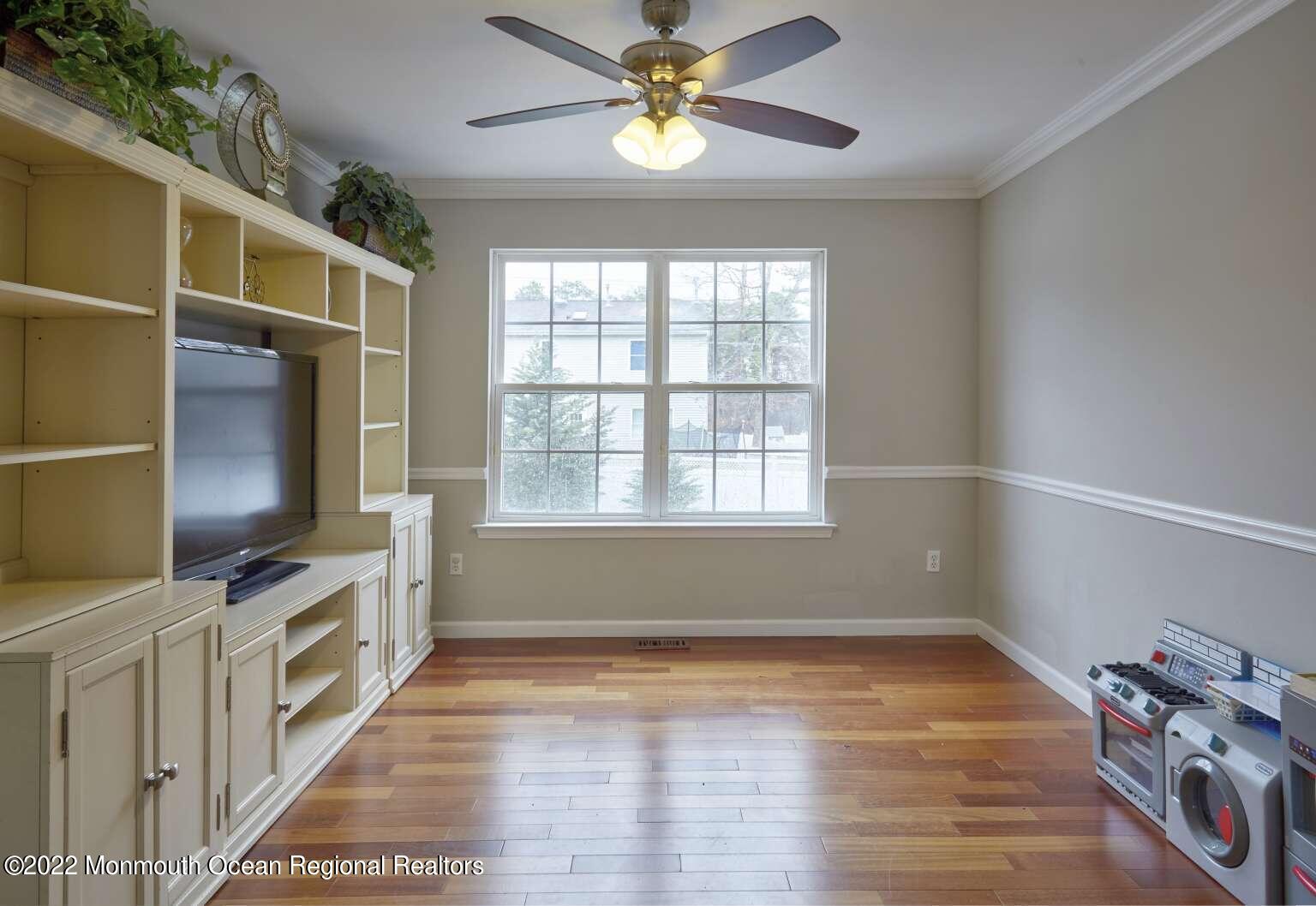 188 Topside Road Manahawkin, NJ 08050 - Photo 9 of 25 Fluehr.9