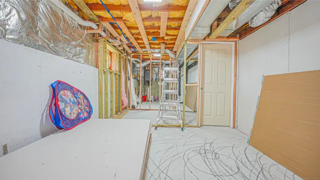 $374,995 | 23 Heaton Street, Waterbury, CT 06705