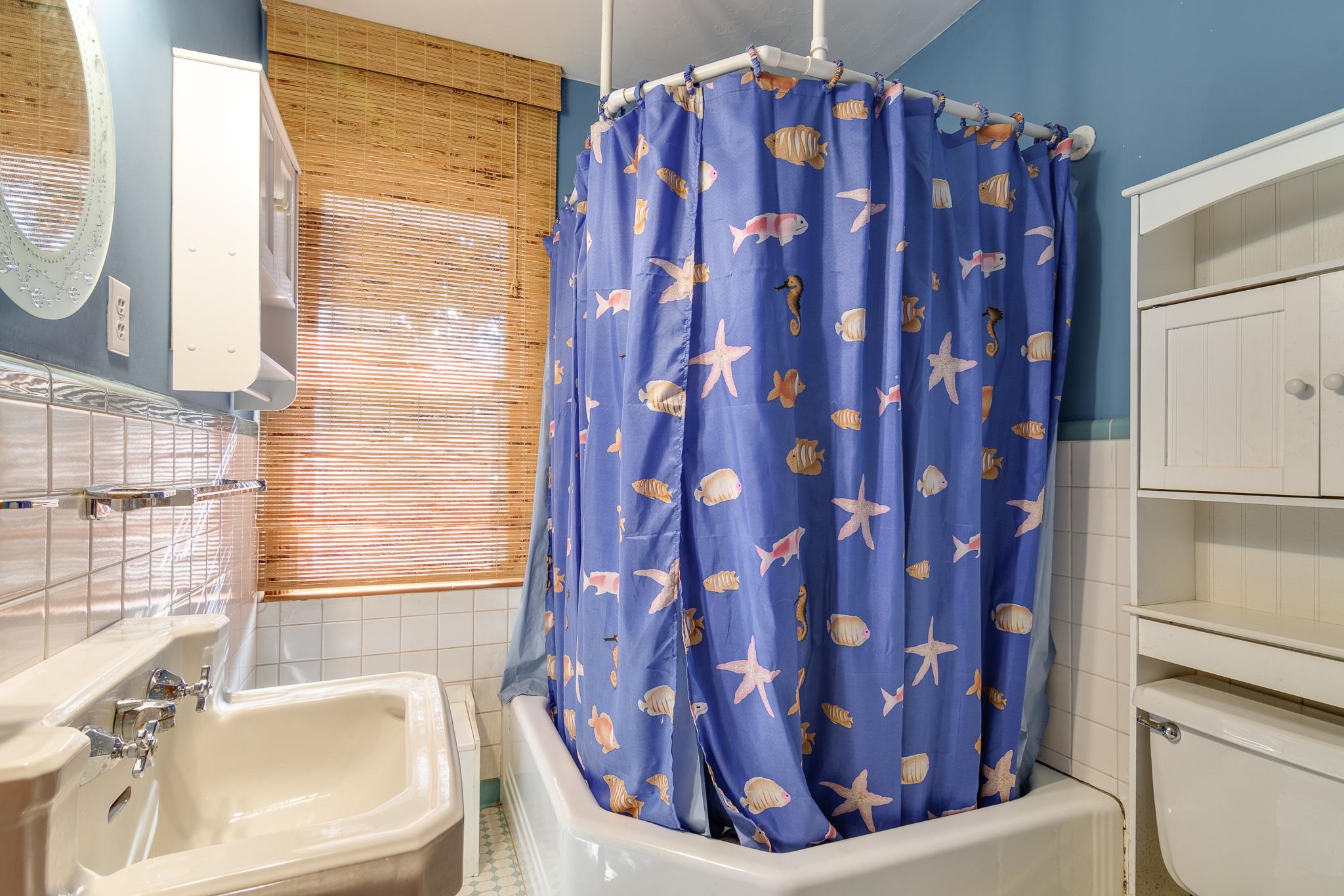 4926 Shady Grove Road Memphis, TN 38117 - Photo 20 of 23 a view of a bath tub sitting in a bathroom