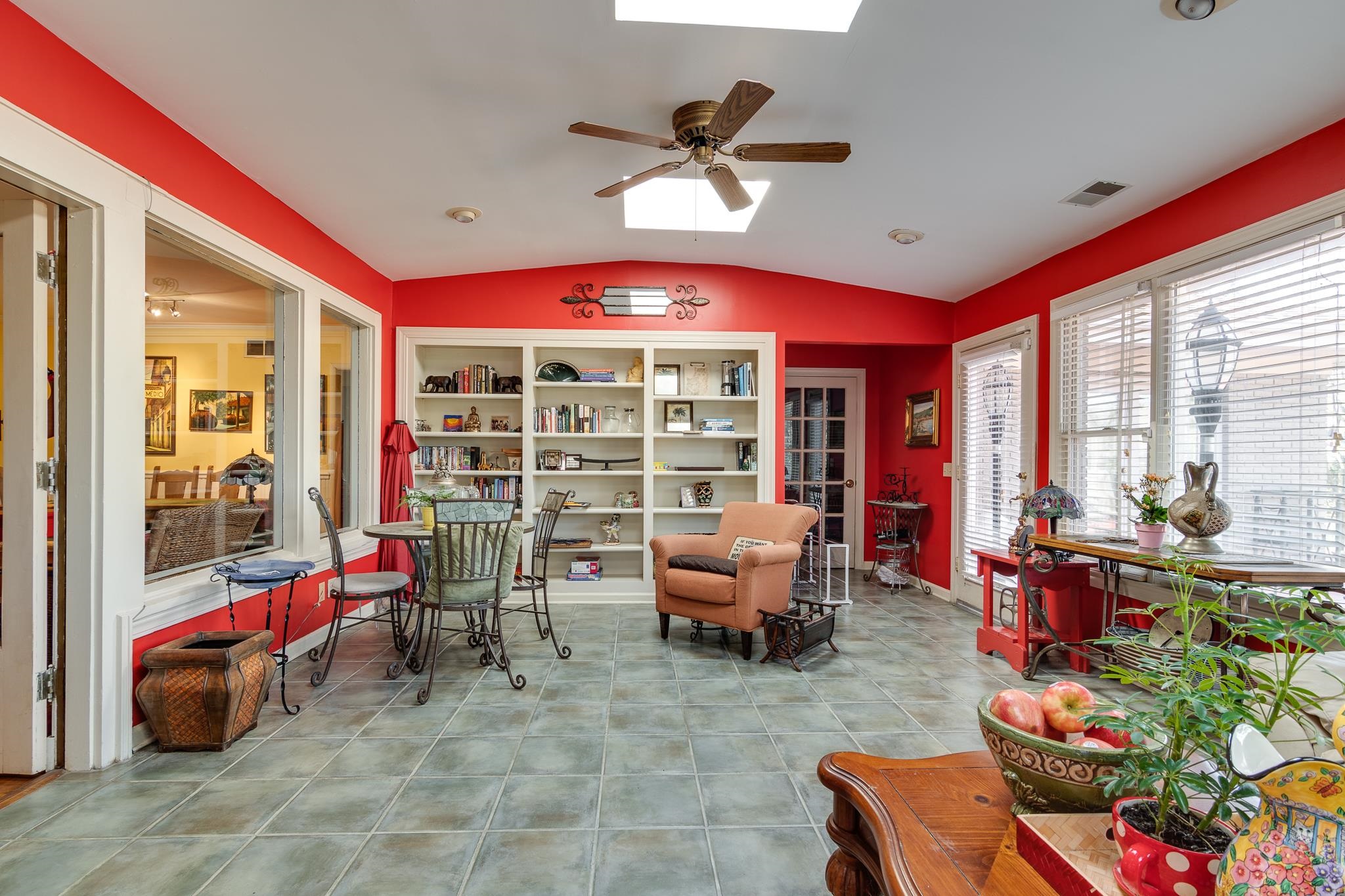 4926 Shady Grove Road Memphis, TN 38117 - Photo 7 of 23 a living room with furniture and a floor to ceiling window