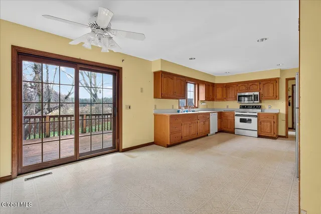 $525,000 | 3067 New Williamsburg Drive, Guilderland, NY 12303