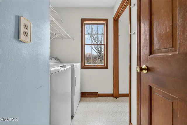 $525,000 | 3067 New Williamsburg Drive, Guilderland, NY 12303