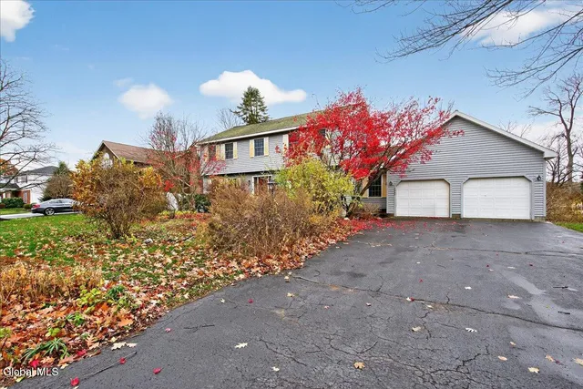 $525,000 | 3067 New Williamsburg Drive, Guilderland, NY 12303