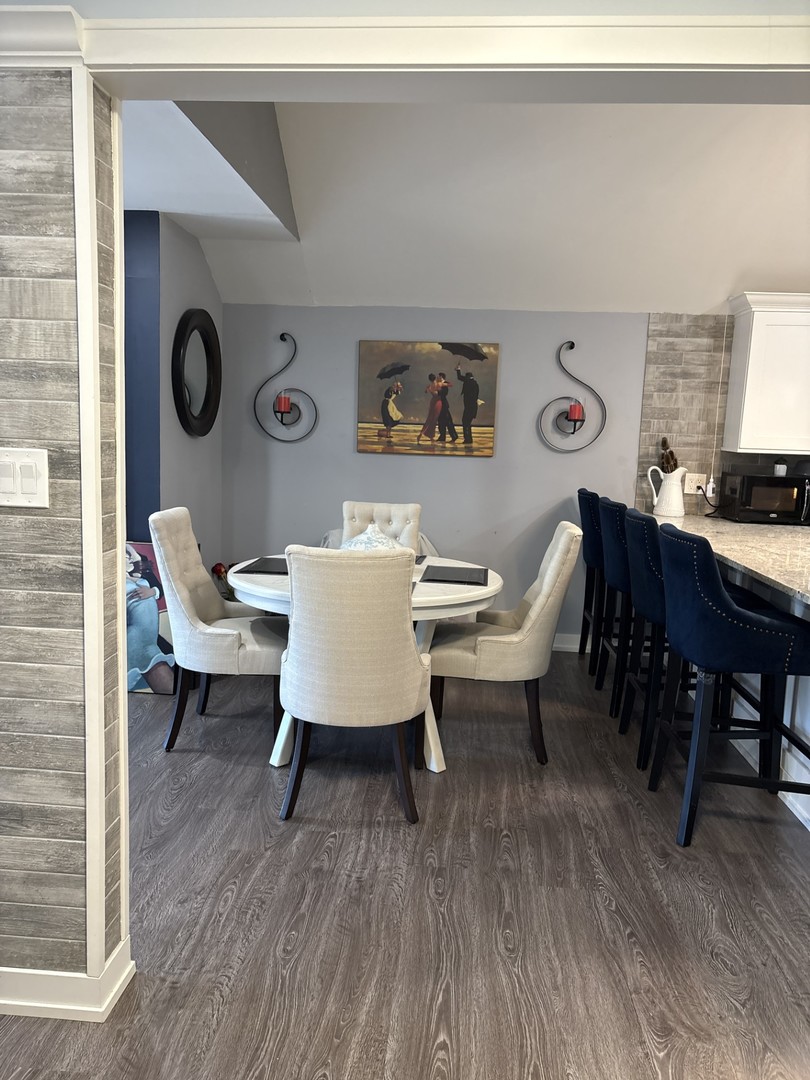 7000 Mather Avenue, Unit 303 Chicago Ridge, IL 60415 - Photo 6 of 18 Gallery Image 6