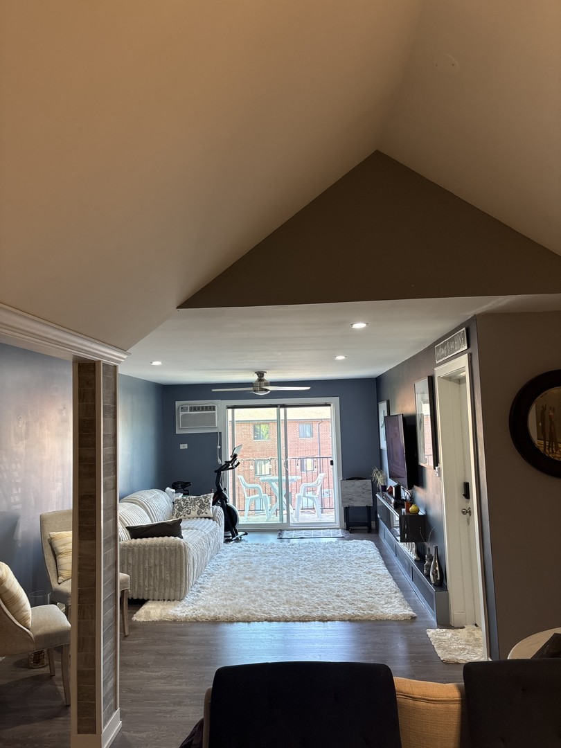 7000 Mather Avenue, Unit 303 Chicago Ridge, IL 60415 - Photo 7 of 18 Gallery Image 7
