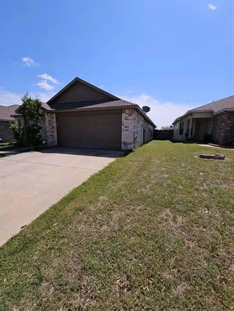 $2,100 | 1928 Alanbrooke Drive, Fort Worth, TX 76140