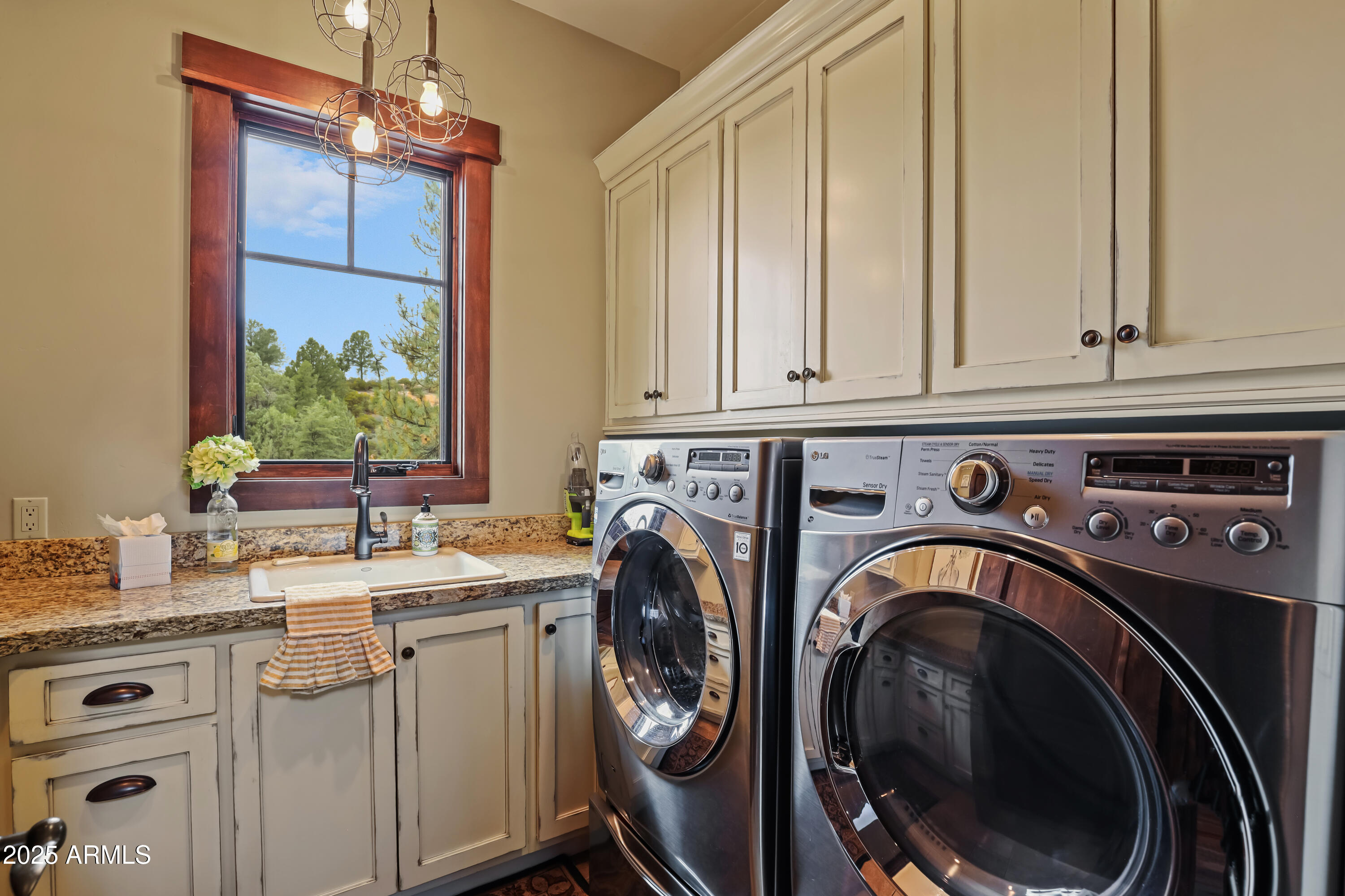 3003 East Arrow Point Payson, AZ 85541 - Photo 25 of 56 Laundry