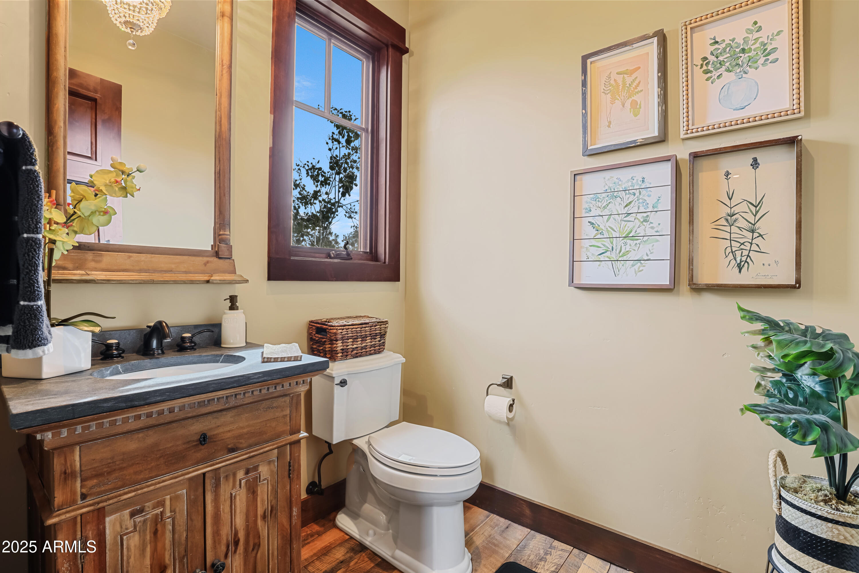 3003 East Arrow Point Payson, AZ 85541 - Photo 26 of 56 Main Level Powder Room