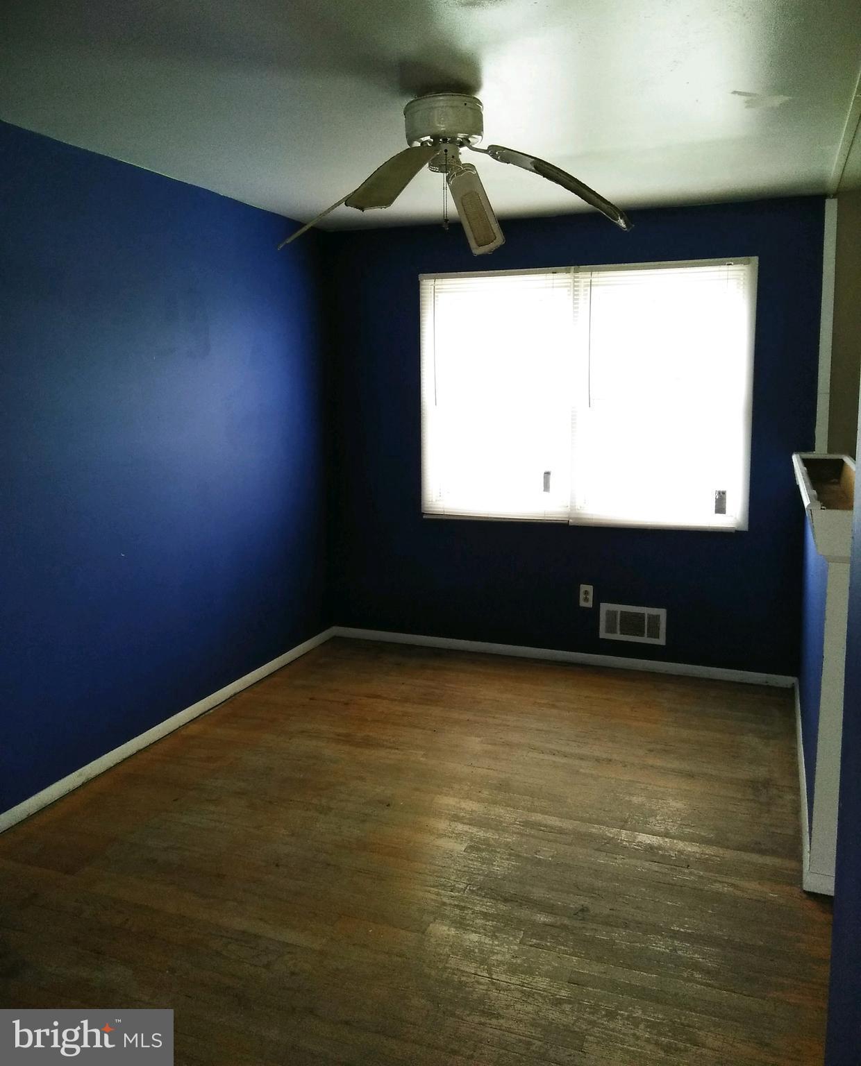4371 Crest Heights Road Baltimore, MD 21215 - Photo 8 of 15 Dining Room