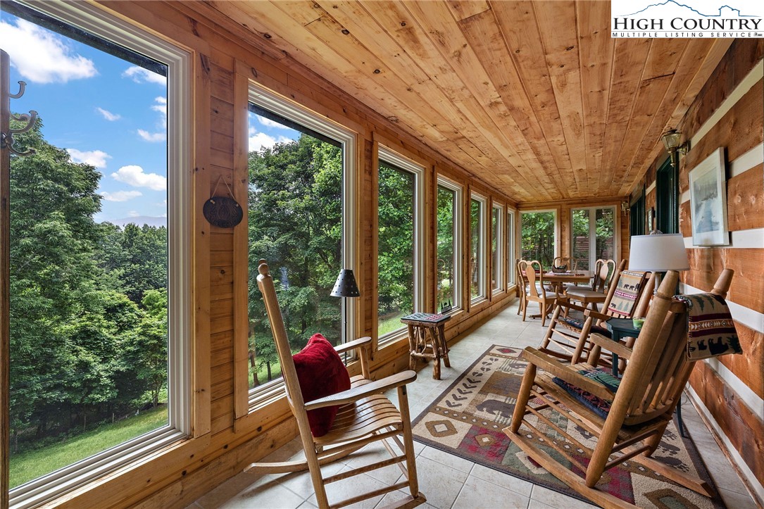828 Alpine Dr