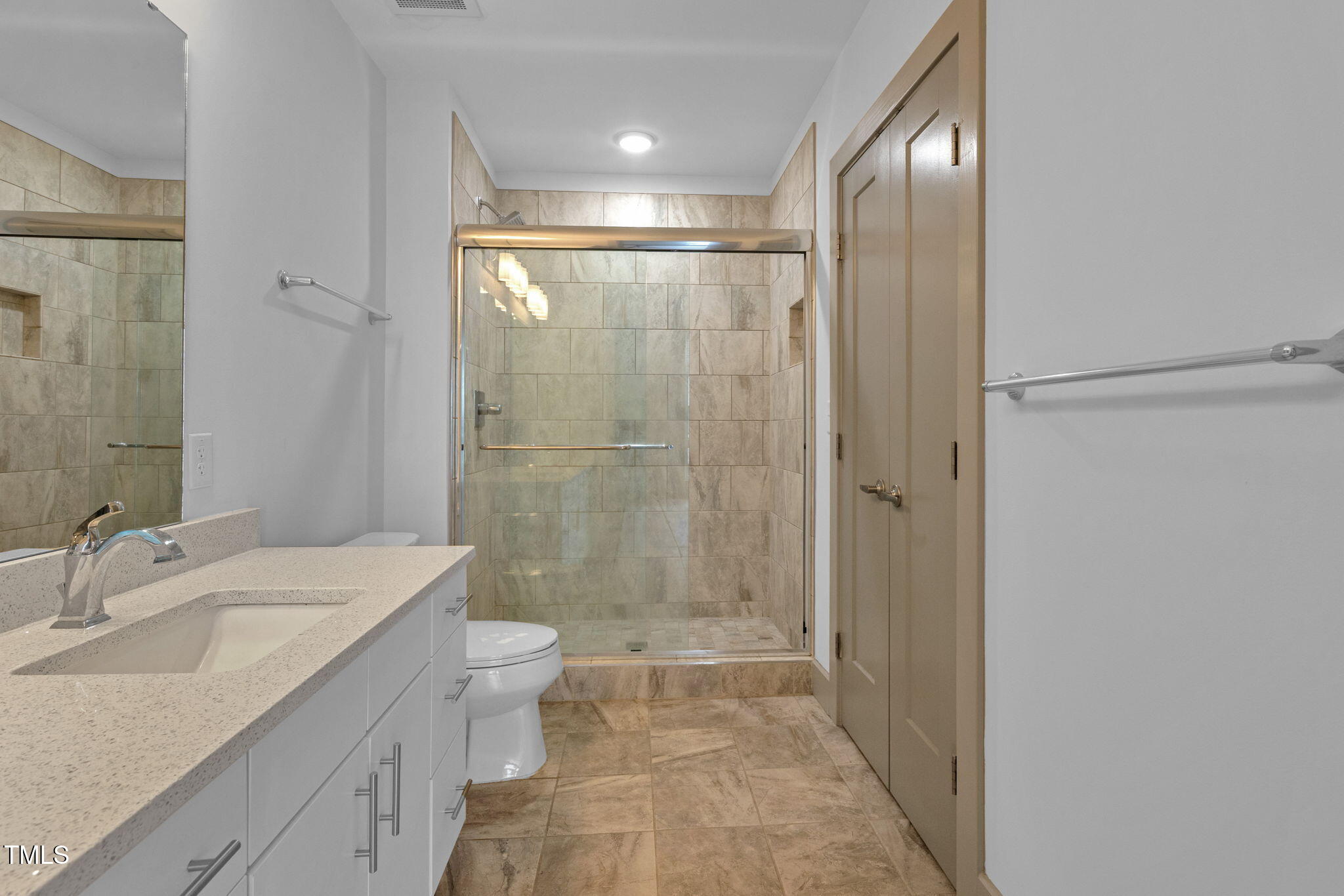 1300 St Marys Street, Unit 402 Raleigh, NC 27605 - Photo 15 of 33 26-web-or-mls-DX3A1447