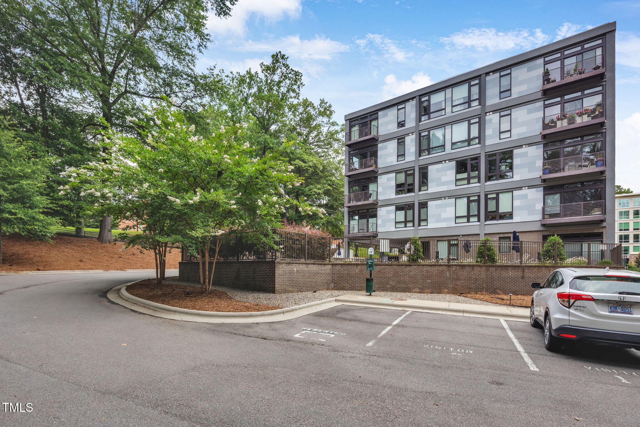 1300 St Marys Street, Unit 402 Raleigh, NC 27605 - Photo 26 of 33 5-web-or-mls-DX3A1522