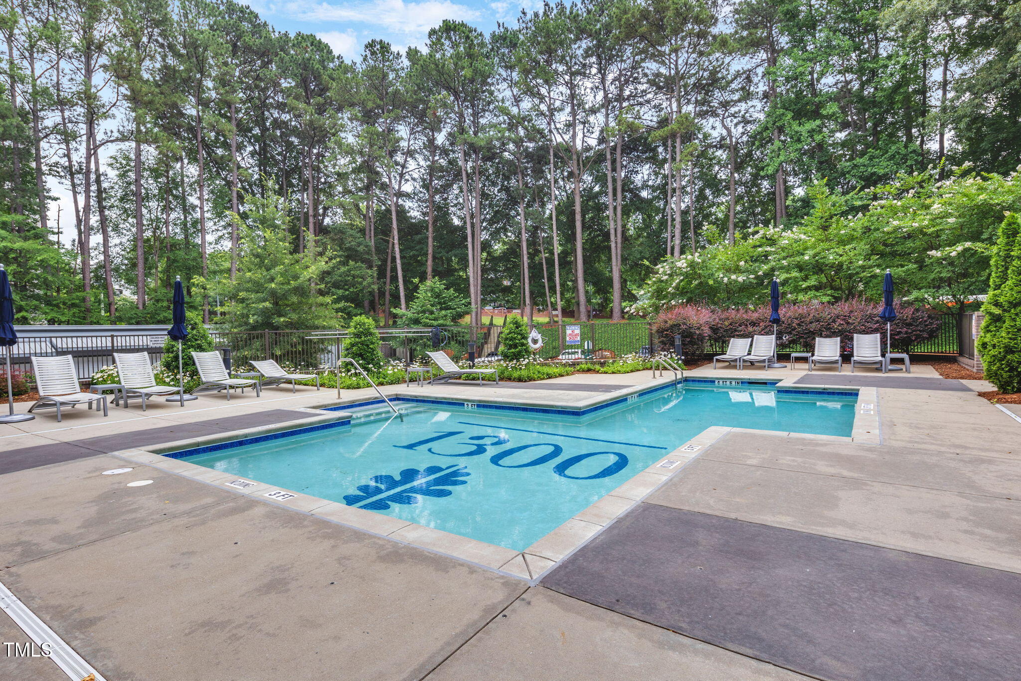 1300 St Marys Street, Unit 402 Raleigh, NC 27605 - Photo 27 of 33 6-web-or-mls-DX3A1407