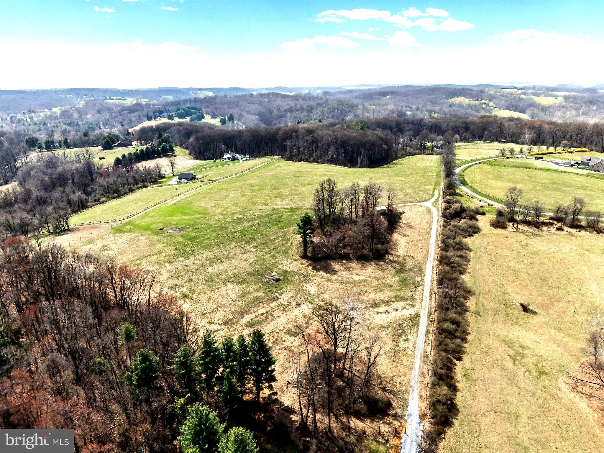 928 Stargazer Road Coatesville, PA 19320 - Photo 2 of 22 a view of an ocean and a mountain