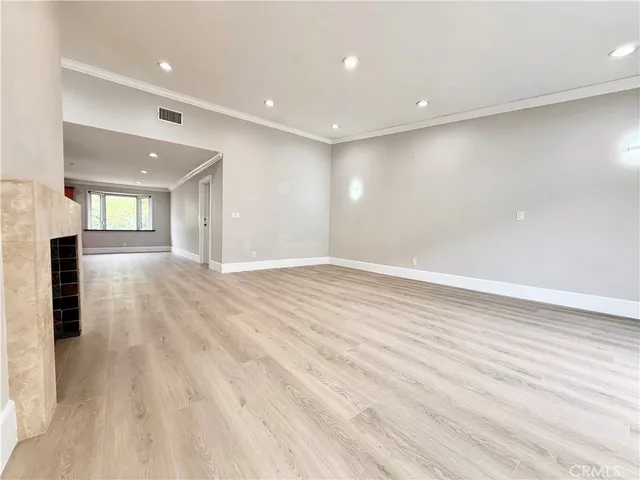 $8,900 | 24204 Calvert Street, Woodland Hills, CA 91367