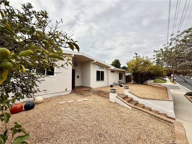 $8,900 | 24204 Calvert Street, Woodland Hills, CA 91367