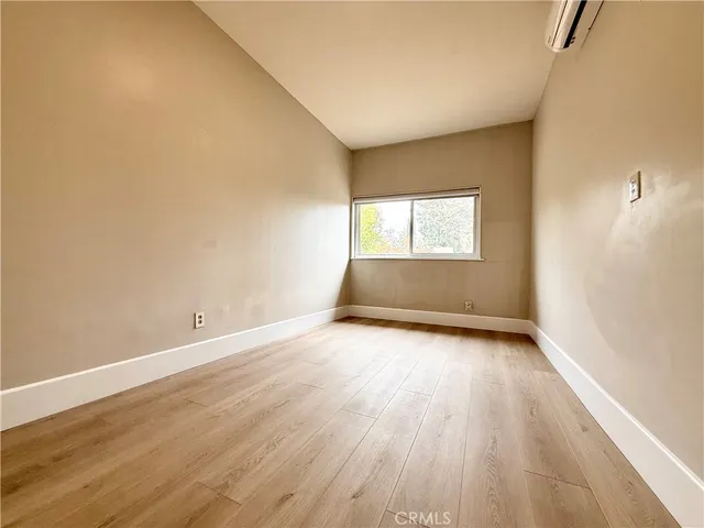 $8,900 | 24204 Calvert Street, Woodland Hills, CA 91367