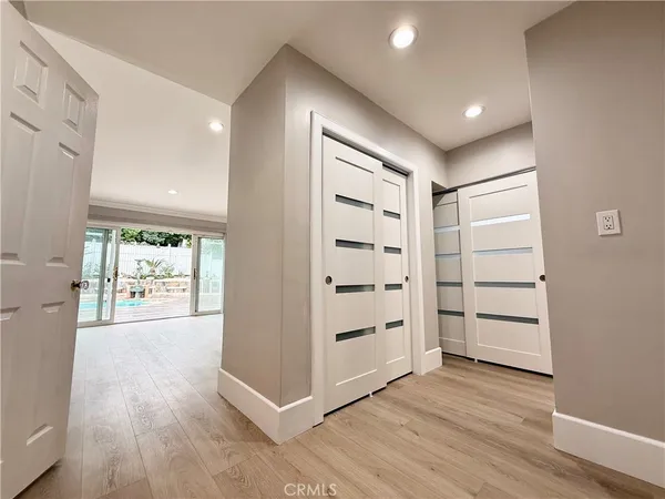 $7,800 | 24204 Calvert Street, Woodland Hills, CA 91367