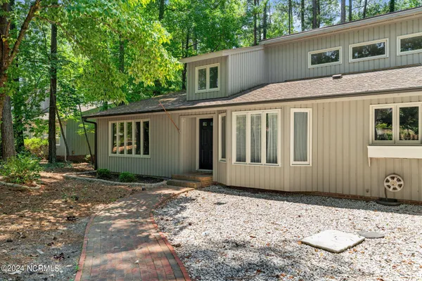 $2,100 | 618 Chelsea Drive, Sanford, NC 27332