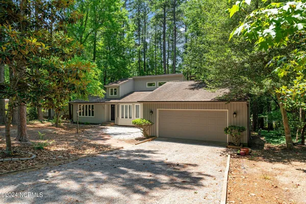 $2,100 | 618 Chelsea Drive, Sanford, NC 27332