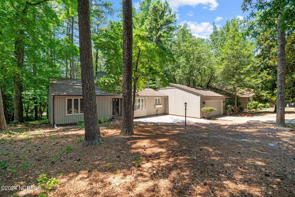 $2,100 | 618 Chelsea Drive, Sanford, NC 27332