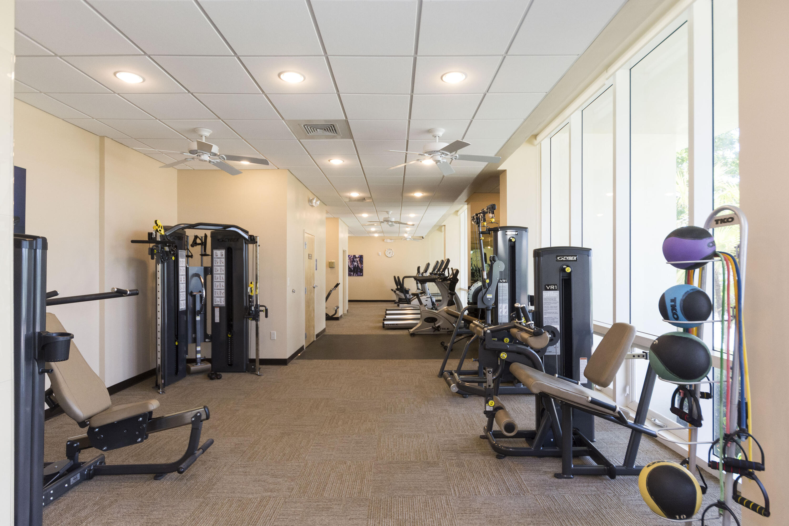 2000 South Ocean Boulevard, Unit 6K Boca Raton, FL 33432 - Photo 87 of 94 a view of a room with gym equipment
