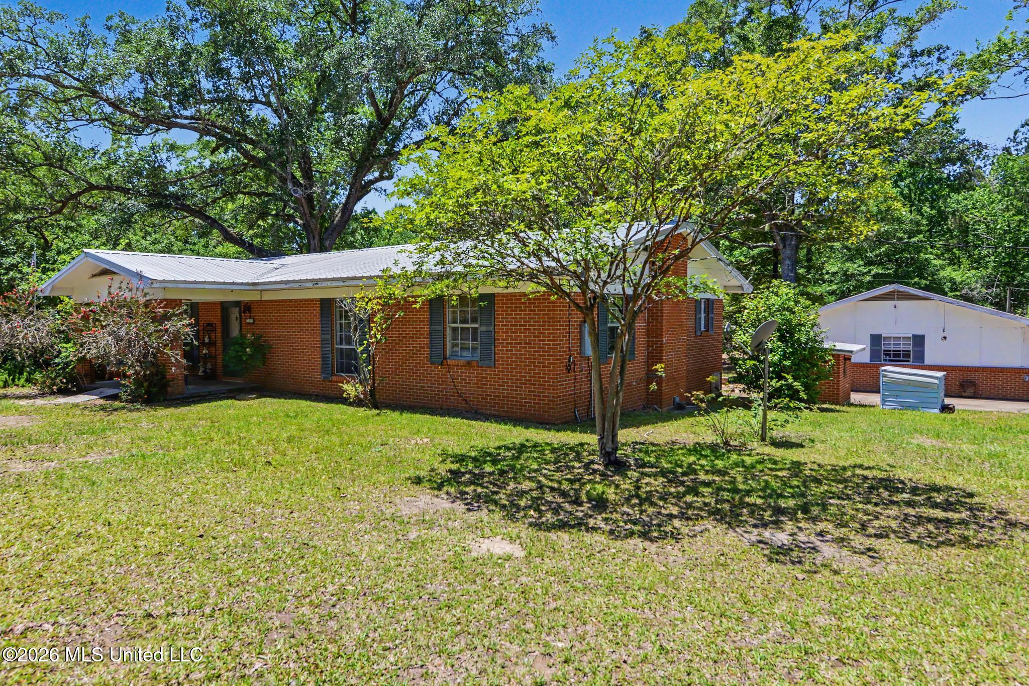 208 I J Williams Road Lucedale, MS 39452 - Photo 2 of 27 002