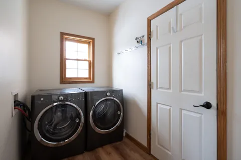 $779,900 | 13737 North Lake Shore Drive, Mequon, WI 53097