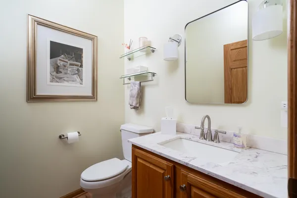 $779,900 | 13737 North Lake Shore Drive, Mequon, WI 53097