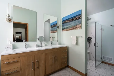 $779,900 | 13737 North Lake Shore Drive, Mequon, WI 53097