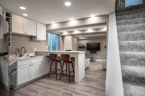 $779,900 | 13737 North Lake Shore Drive, Mequon, WI 53097