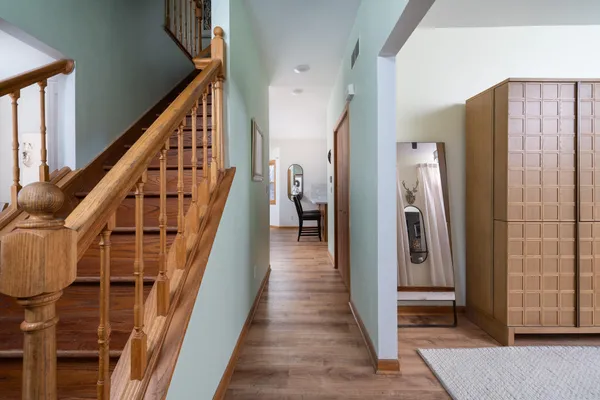 $779,900 | 13737 North Lake Shore Drive, Mequon, WI 53097