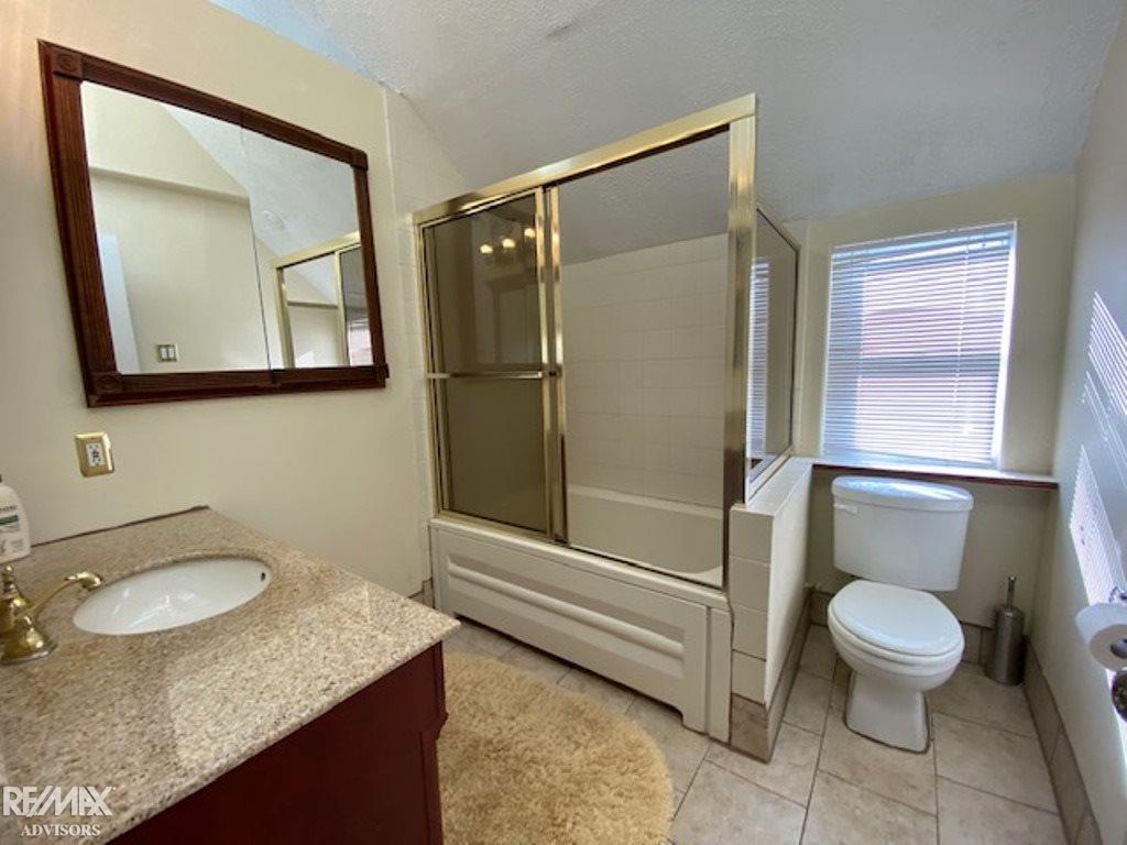 915 Hampton Road Grosse Pointe, MI 48236 - Photo 33 of 40 50004040-32.JPG