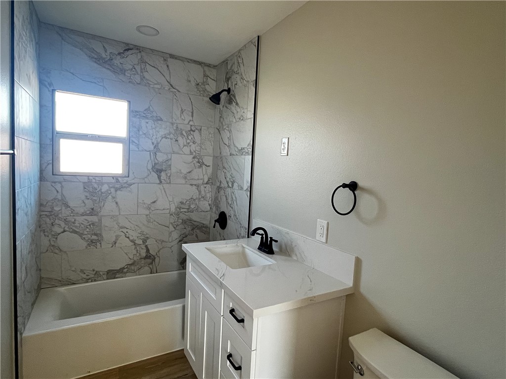 961 West Laurel Street Compton, CA 90220 - Photo 18 of 26