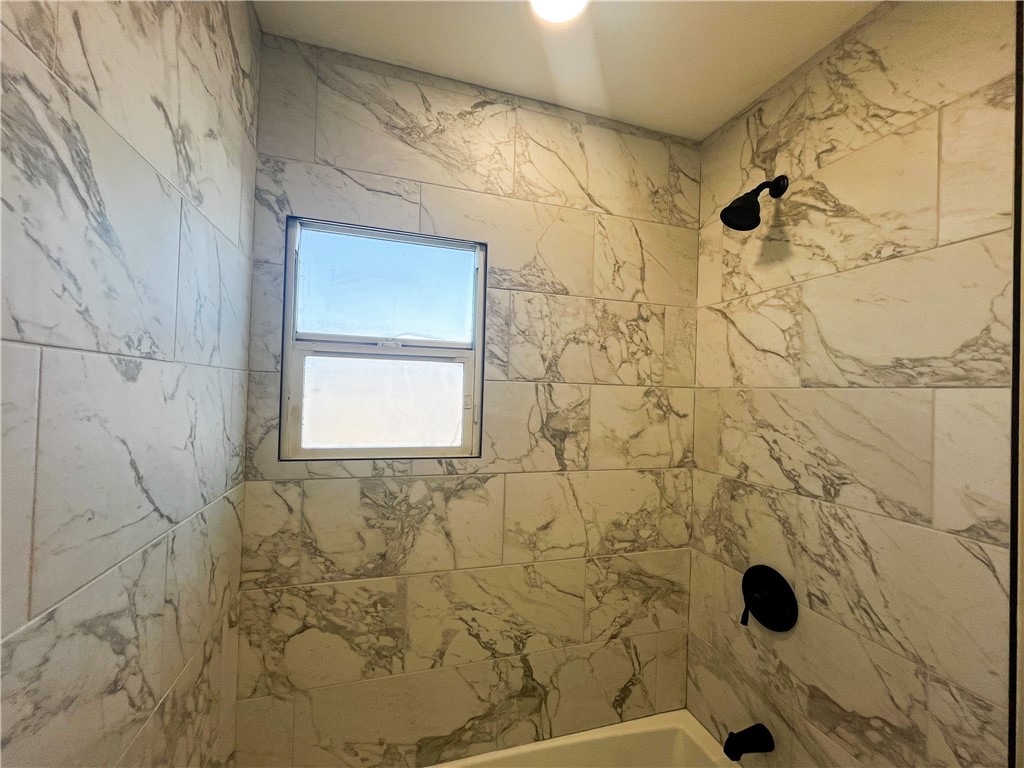 961 West Laurel Street Compton, CA 90220 - Photo 20 of 26