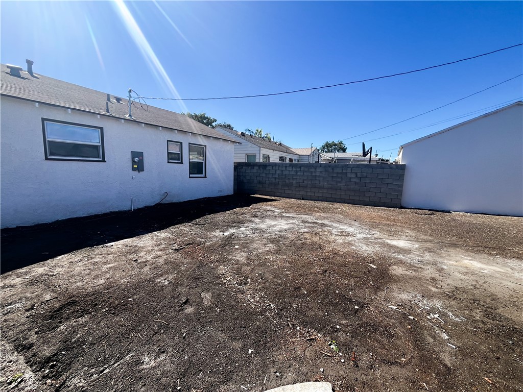 961 West Laurel Street Compton, CA 90220 - Photo 24 of 26