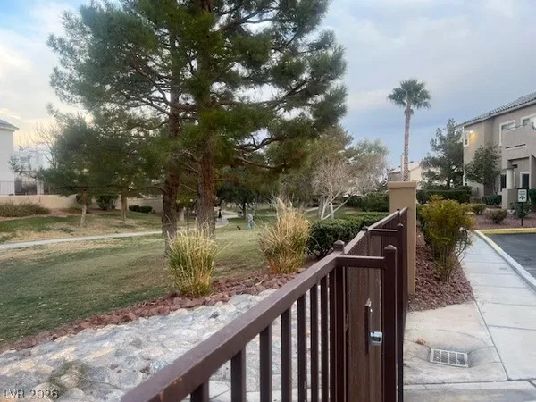 $1,695 | 2000 Quartz Cliff Street, Unit 202, Las Vegas, NV 89117