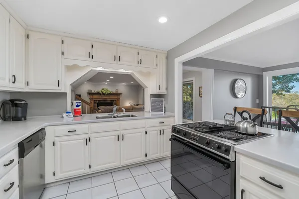 $869,000 | 1824 Puckett Point Road, Smithville, TN 37166